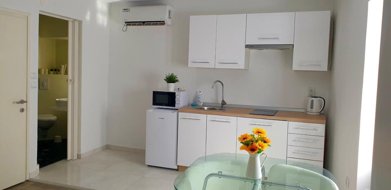 Apartments And Room Vela Senj  Exterior foto